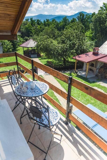 Horace Guesthouse Pool & Hot Tub & Bikes & River Dejani Exterior foto