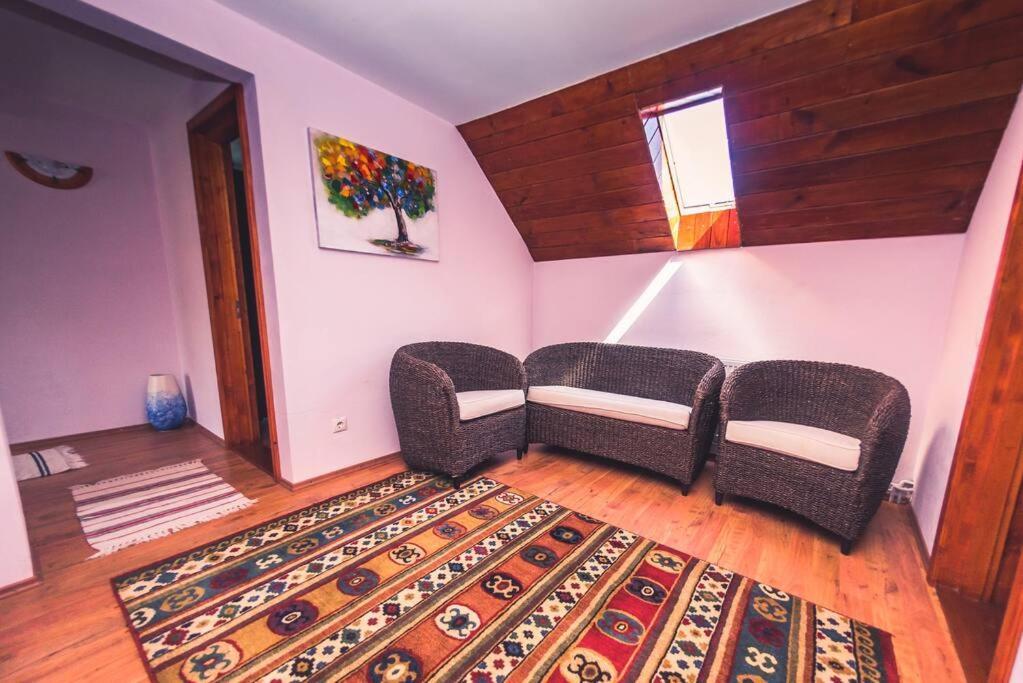 Horace Guesthouse Pool & Hot Tub & Bikes & River Dejani Exterior foto